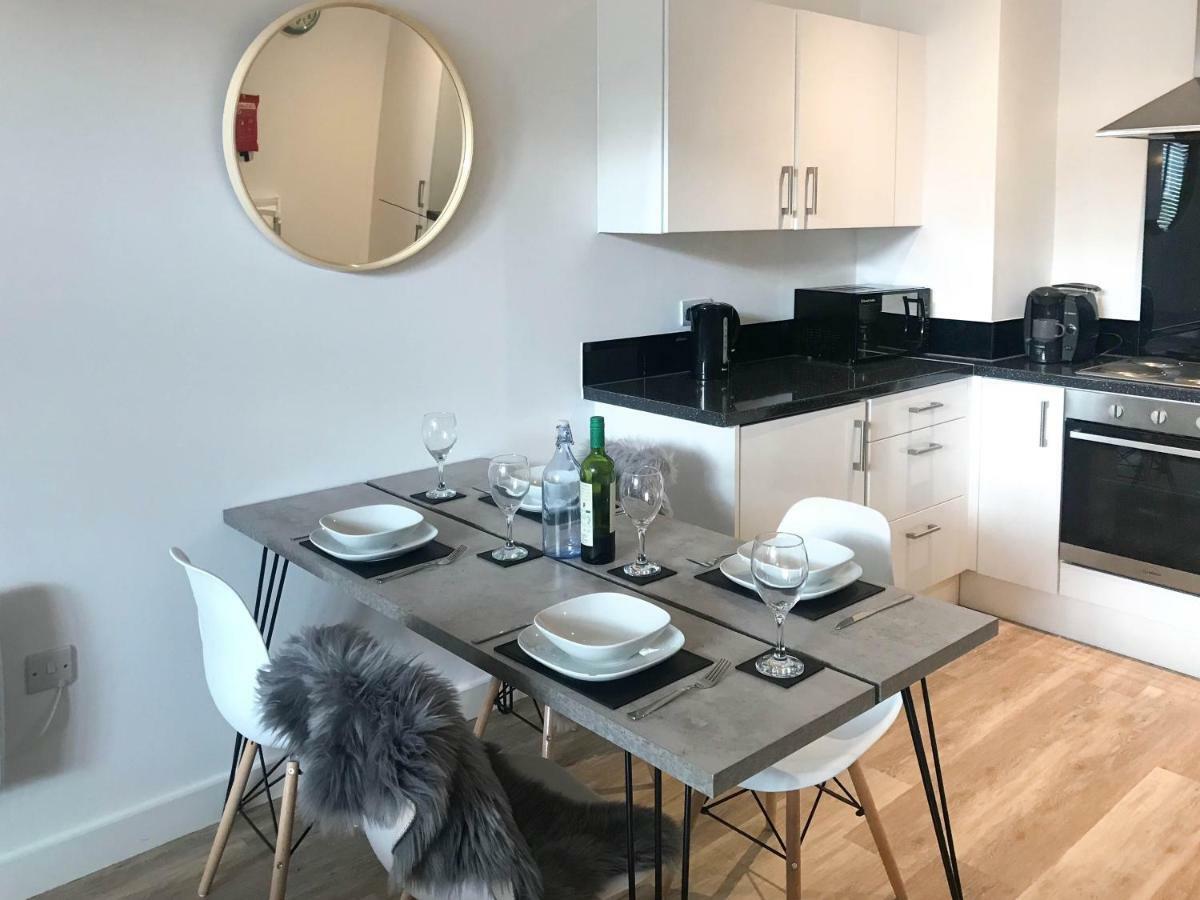 Luxury 1 Bed Apartment In City Centre With Parking Chester Exterior foto